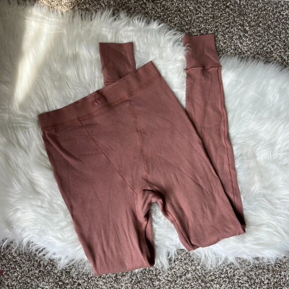 Skims Pink Leggings Women's Small - Picture 3 of 8